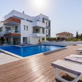 Valleria - 2 BR Apartment W Pool in Larnaca