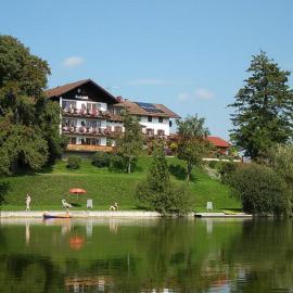 Karlshof, hotel u gradu Zebruk