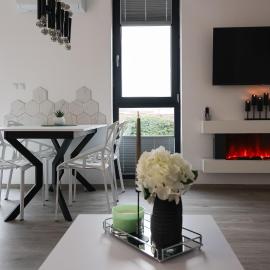 Luxury Landing 11 - centrally located accomodation with private parking Targu Mures, hotelli kohteessa Târgu-Mureş