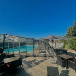 Camping le Rouge Gorge **** 10' Puy du Fou, hotel u gradu Sen Loran sur Sevr