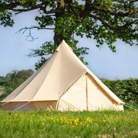 Luxury Bell Tent - Cheshire Countryside, hotel u gradu Church Minshull
