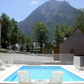 Studio vue montagnes RDC piscine, hotel en Cauterets