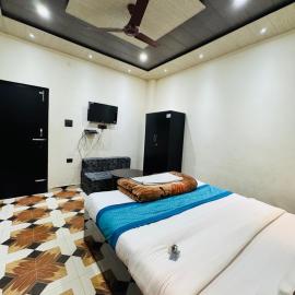 Royal Guest House, viešbutis mieste Almora