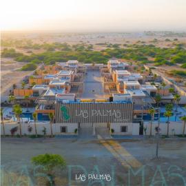 Las palmas resort