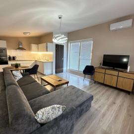 Samorin Loft with large terrace, hotelli kohteessa Šamorín