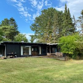 4 Bedroom Beautiful Home In Vejby, hotel in Vejby