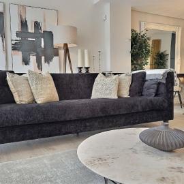 Experience luxury in this stunning three-bedroom modern townhouse frontline to the San Roque Golf, hotel in San Roque