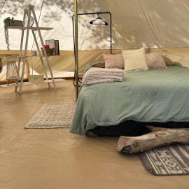 #Y3 Willow Tree Yurt, hotel en Drumheller