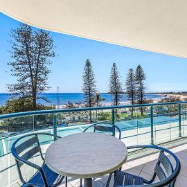 Ocean Front Mooloolaba Esplanade Apartment 2BR、ムールーラバのホテル