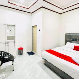RedDoorz at Hardi Homestay near Funland Berastagi, hotel di Berastagi