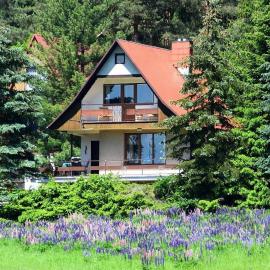 Cottage right next to the forest with a beautiful view of the valley