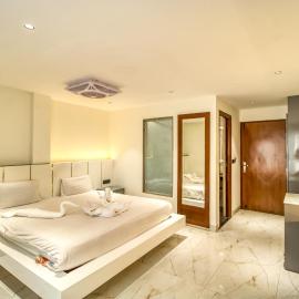 Deep Hotel