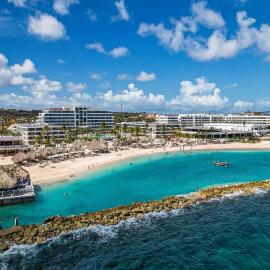 Mangrove Beach Corendon Curacao All-Inclusive Resort, Curio by Hilton, готель у місті Віллемстад