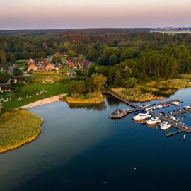 Viesnīca BEECH Resort Plauer See pilsētā Plauamzē