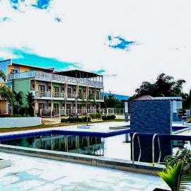 Jeanines Travellers Inn by RedDoorz, hotel en Morong