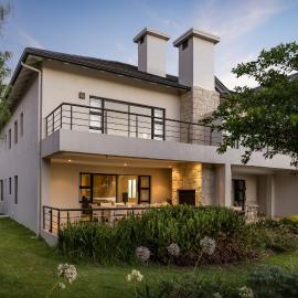 Pearl Valley family golf lodge on nature lake with mountain views, Hotel in Simondium