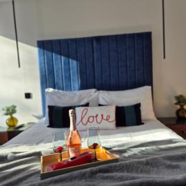 Newly Renovated Flat with Parking space, hotel in Canterbury