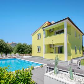 Villa Casa Mare near Pula by Istrabook, hotel di Galižana