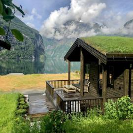 Cabin by the fjord, Hotel in Geiranger
