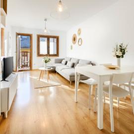 Apartamento de montaña y ESQUÍ en el Pirineo Aragonés, Villanúa - WIFI, hotel a Villanúa