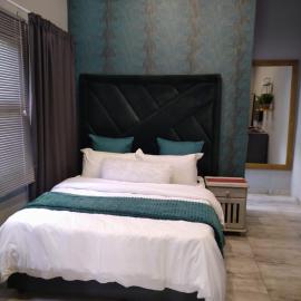 Inception Lodge, Hotel in Kroondal
