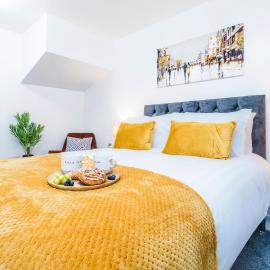Restful 3-Bed House, Accommodates 6, Ultra-Fast Wi-Fi, Perfect for Long Term Stays