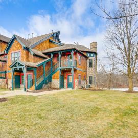 0.6 Mi to Waterpark | Pool, Hot Tub & Balcony, hotel in Vernon Township