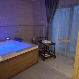 Cinque Stelle Hotel Apartments Private SPA Jacuzzi and Sauna
