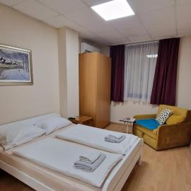 CENTRAL Rooms & Apartments