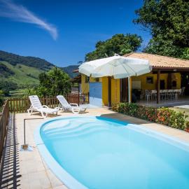 Casa ampla c piscina e churrasq em meio a natureza, hotel u gradu 'Macaé'