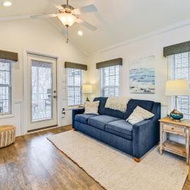 Community Perks + Views: Cozy Lake Norman Cottage, hotel sa Terrell