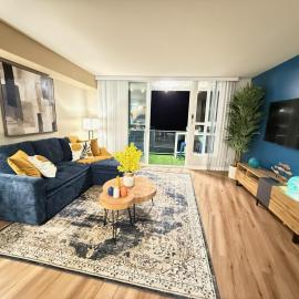 Oceanfront 1 BR Oasis w Parking & Pool 417