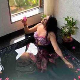 Couple Friendly Abode Jungle Bathtub、コールドのホテル