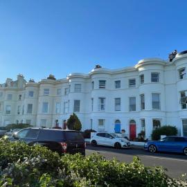 Penthouse Seaside Apartment - Sea Views- Sleeps 7
