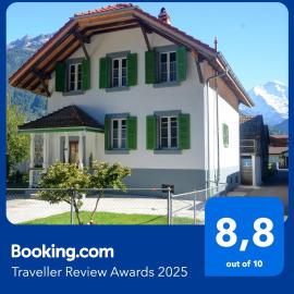 Jungfrau Family Holiday Home โรงแรมในMatten