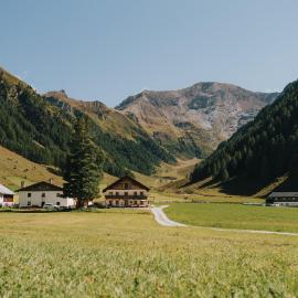 Mucherhof, hotel i Kasern