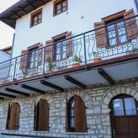 Vila Art Berat Castle