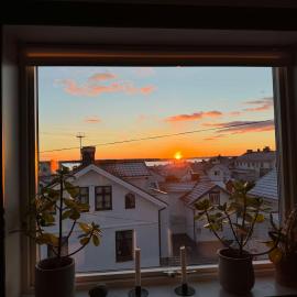 Central Apartment in Smögen with Sea View - Cozy & Homey, hotel Smögenben