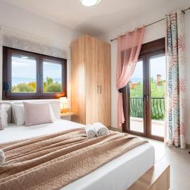 Stylish Bedsit Getaway 2 at Kriopighi