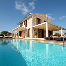 Villa Gran Barcares for 16 by BeBreeze, hotel v destinaci Alcúdia