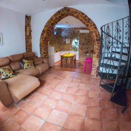 Casa de piedra en el casco antiguo de Sagunto