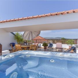Apartamento Vila Sol com terraço e jacuzzi privado