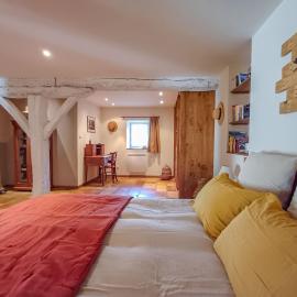 Le COULOUMIER côté lac, hotel in Caignac