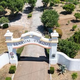 Elxadai Parque, hotel Elvasban