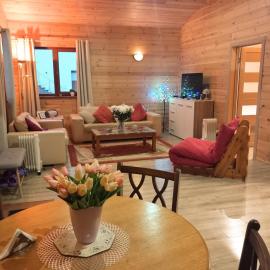 Forest Edge Cottage、リガのホテル