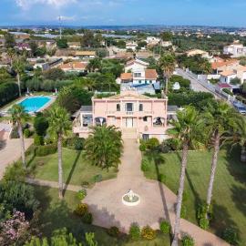 Villa Festosa - Luxury retreat by the beach
