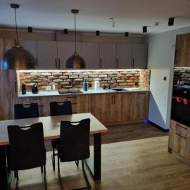 Apartament Stara cegła 1 i 2, hotelli kohteessa Głuszyca