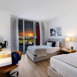 Lovely Studio with Amazing Views & Pool, отель в Халландейл-Бич