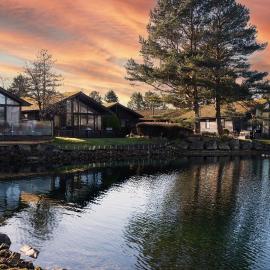 Sandmartin Lodge a lakeshore haven Pine Lake Resort