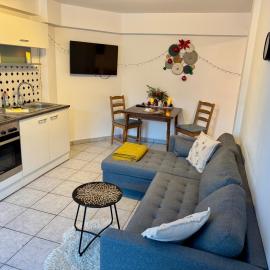 Kleine-Romantische Ferienwohnung Parkplatz vor dem Haus!